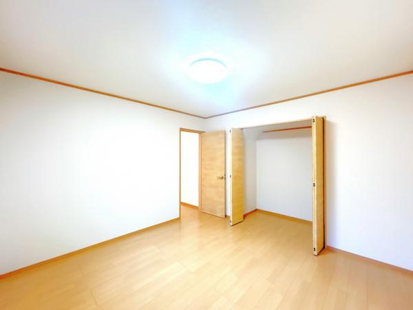 detached 新潟県三島郡出雲崎町大字川西 地図を見る