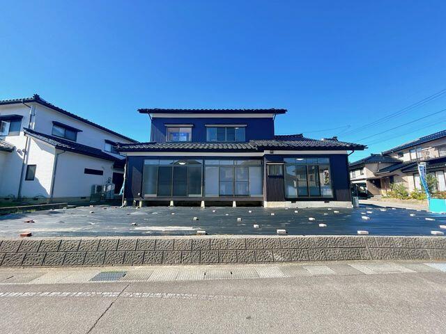 detached 新潟県三島郡出雲崎町大字川西 地図を見る