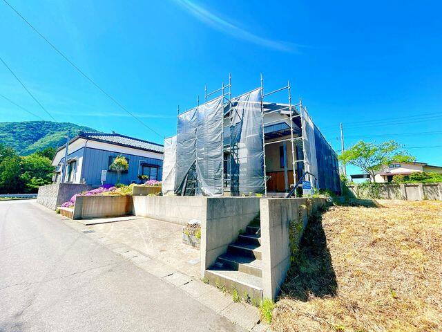 detached 新潟県西蒲原郡弥彦村大字上泉 地図を見る