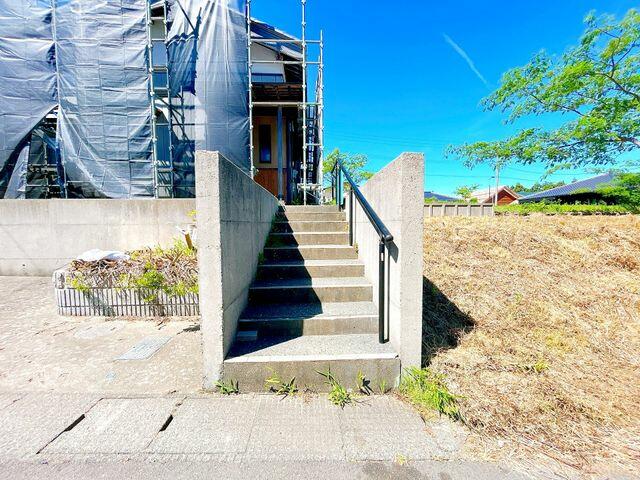 detached 新潟県西蒲原郡弥彦村大字上泉 地図を見る