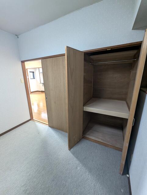 リビング以外の居室／洋室