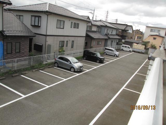融雪付駐車場。