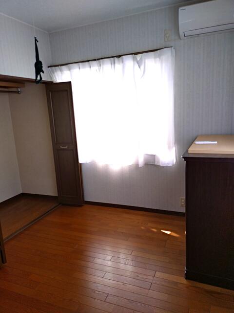 リビング以外の居室／２階　洋室