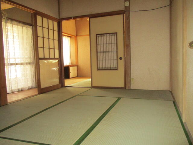 リビング以外の居室／１階和室（玄関横）／撮影日2024-08-20