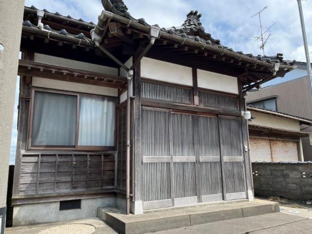 detached 富山県小矢部市末友 地図を見る