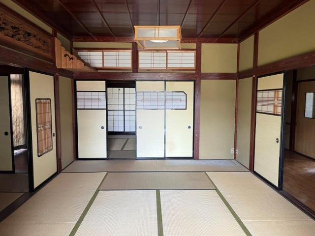 detached 富山県小矢部市蓮沼 地図を見る