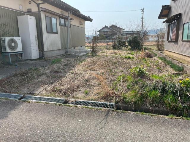 detached 富山県小矢部市蓮沼 地図を見る