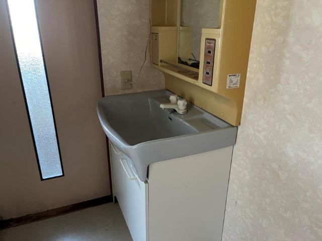 detached 富山県小矢部市蓮沼 地図を見る