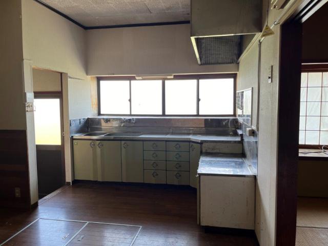 detached 富山県小矢部市蓮沼 地図を見る