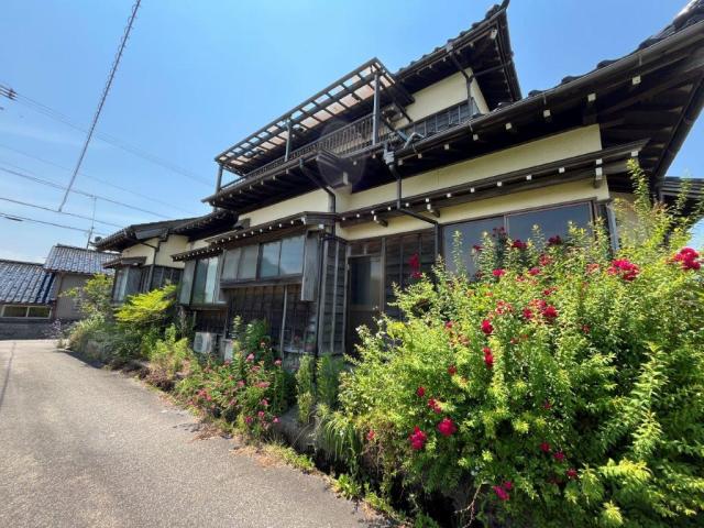 detached 富山県小矢部市蓮沼 地図を見る