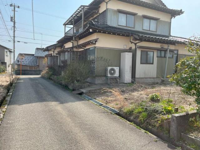 detached 富山県小矢部市蓮沼 地図を見る