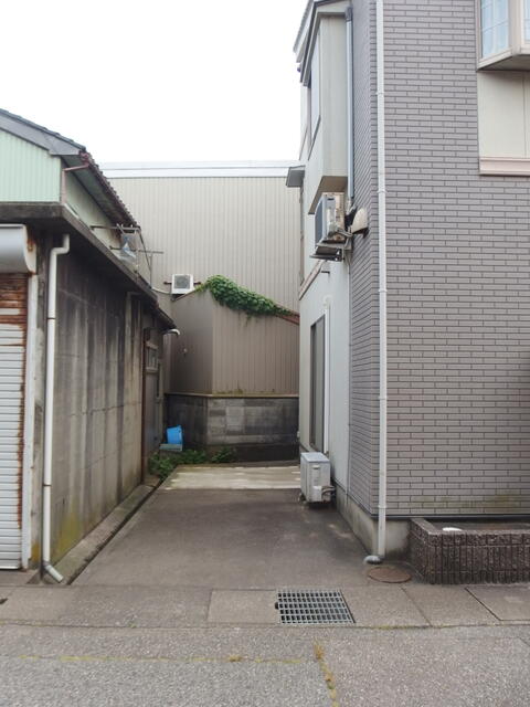 detached 富山県氷見市南大町 地図を見る