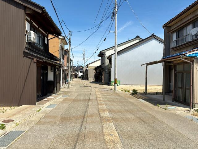 detached 富山県氷見市中央町 地図を見る