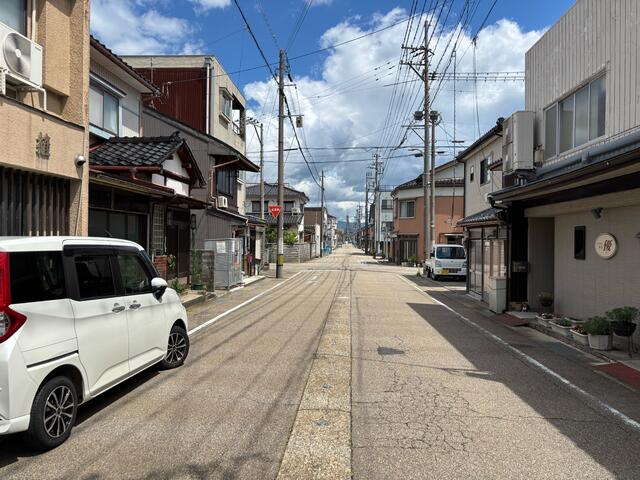 detached 富山県氷見市南大町 地図を見る