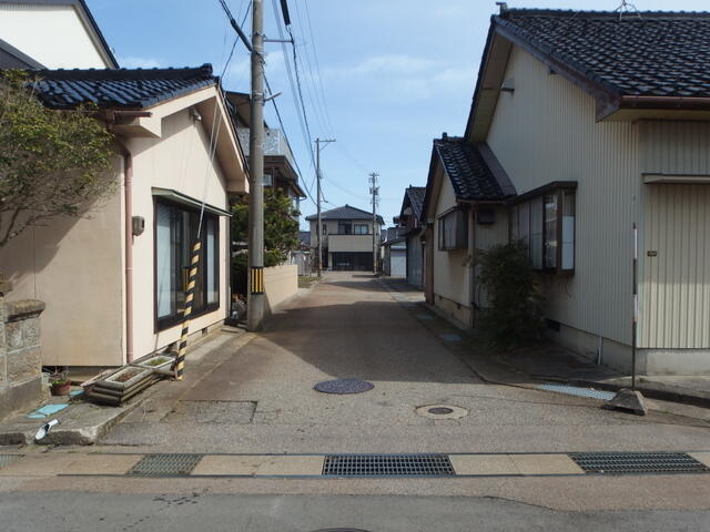 detached 富山県氷見市北大町 地図を見る
