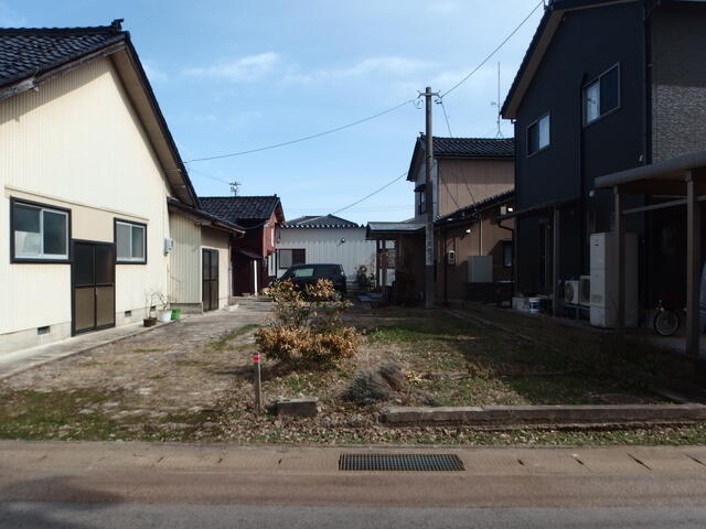 detached 富山県氷見市北大町 地図を見る