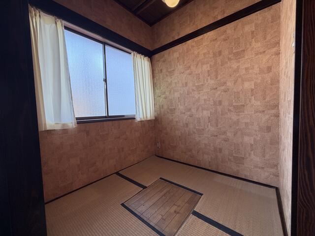 detached 富山県小矢部市末友 地図を見る