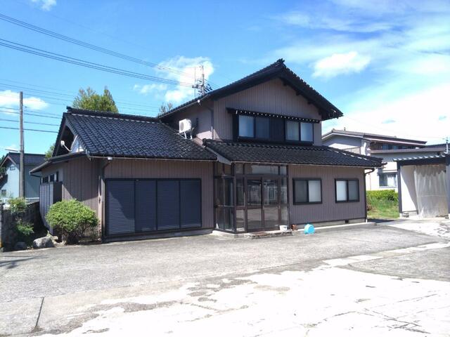 富山県南砺市の一戸建て | 900万円 | 9DK | 891.08m² | Akiyama house finder