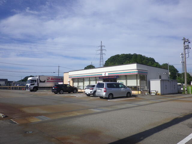セブンイレブン射水小杉インター店 (705m)