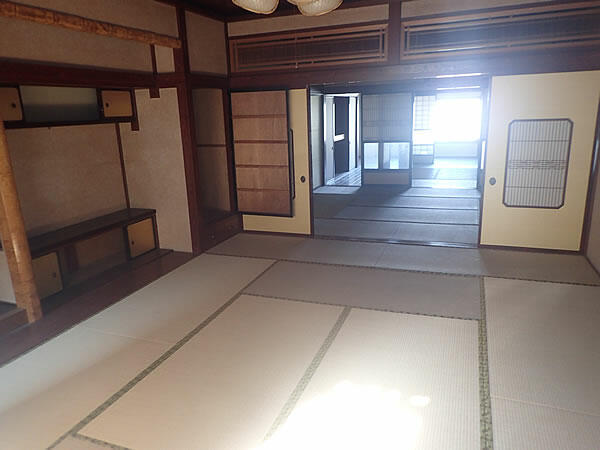 detached 富山県氷見市栄町 地図を見る