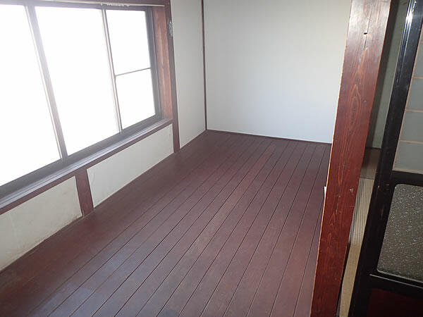 detached 富山県氷見市栄町 地図を見る