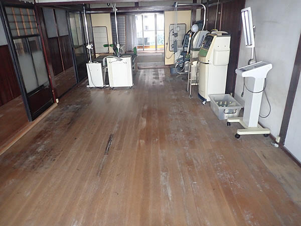 detached 富山県氷見市栄町 地図を見る