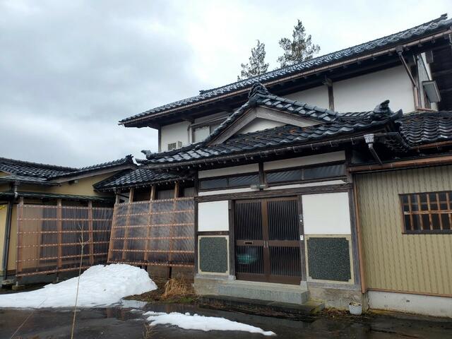 detached 富山県南砺市岩屋 地図を見る