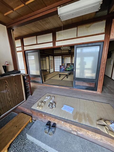 detached 富山県南砺市岩屋 地図を見る
