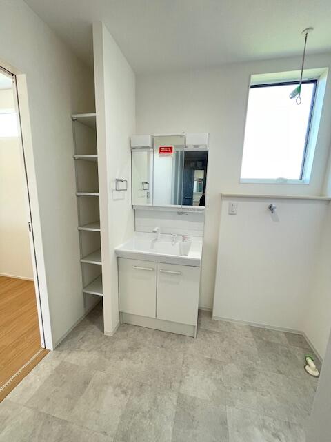 detached 富山県小矢部市金屋本江 地図を見る