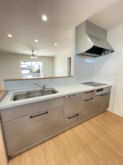 detached 富山県小矢部市金屋本江 地図を見る