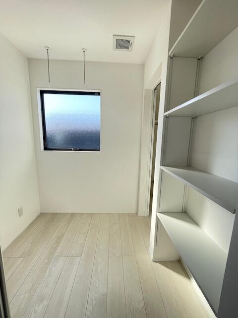detached 富山県小矢部市芹川 地図を見る