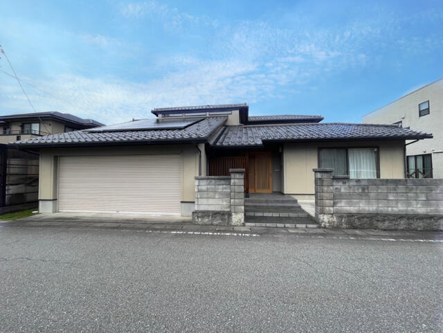 富山県富山市の一戸建て | 1800万円 | 5SLDK | 322.22m² | Akiyama house finder