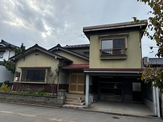 富山県富山市の一戸建て | 650万円 | 8DK | 245.09m² | Akiyama house finder