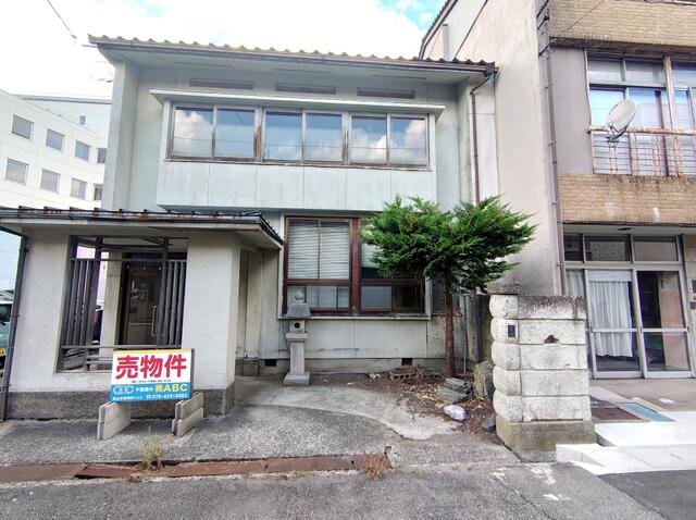 detached 富山県高岡市一番町 地図を見る