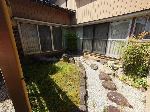 detached 富山県射水市本江 地図を見る