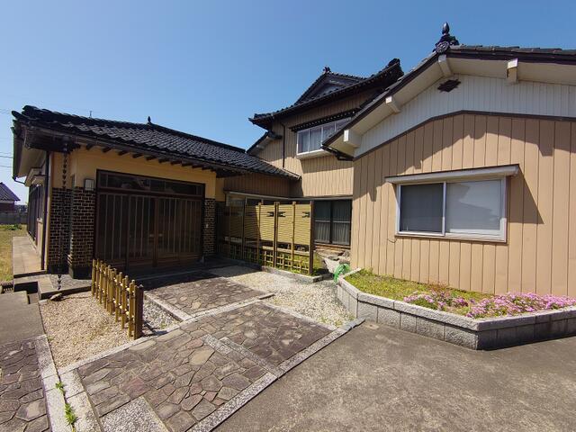 detached 富山県射水市本江 地図を見る