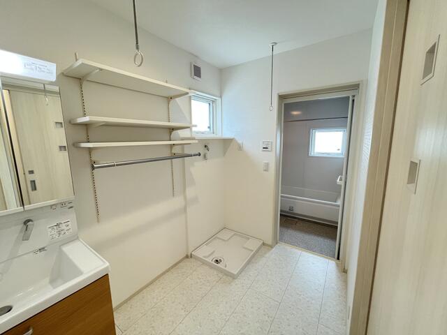 洗面台・洗面所／親世帯：サニタリー