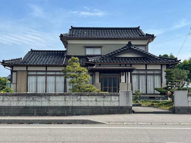 富山県射水市の一戸建て | 807万円 | 6DK | 444.56m² | Akiyama house finder