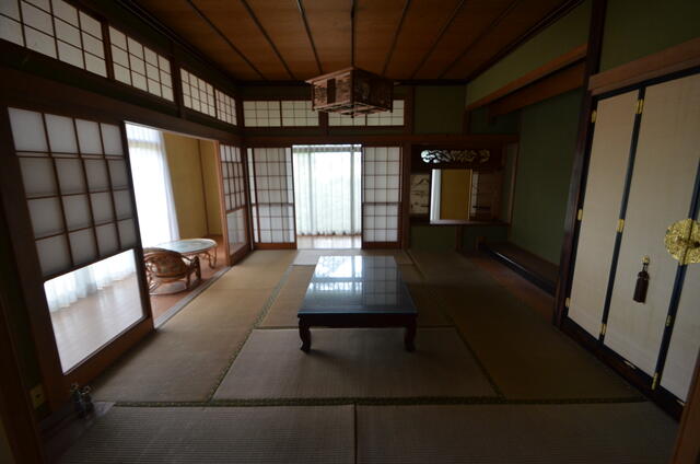 リビング以外の居室／１階和室　床の間と仏間があり落ち着いたお部屋／撮影日2024-06-21