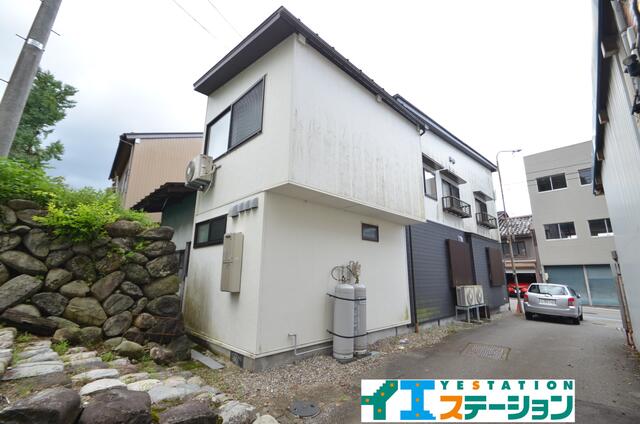 townhouse 富山県富山市八尾町下新町 地図を見る