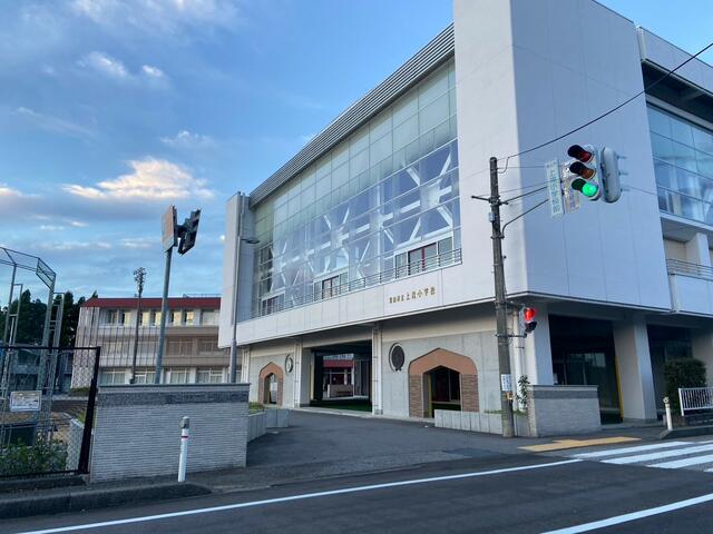 富山市立上滝小学校 (628m)