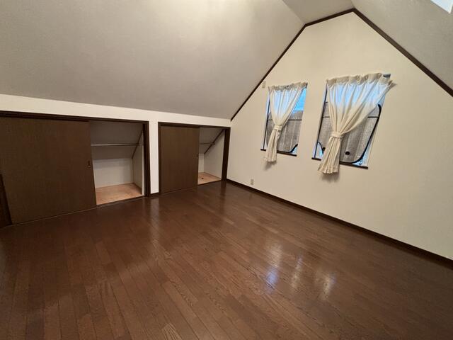 リビング以外の居室／２階洋室／撮影日2025-06-26