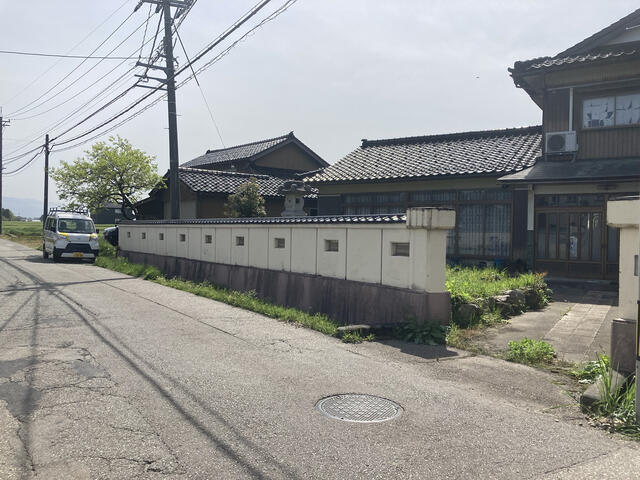 detached 富山県高岡市常国 地図を見る