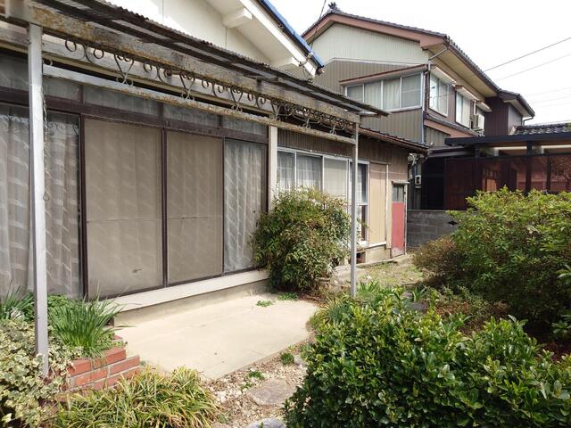 detached 富山県高岡市泉町 地図を見る