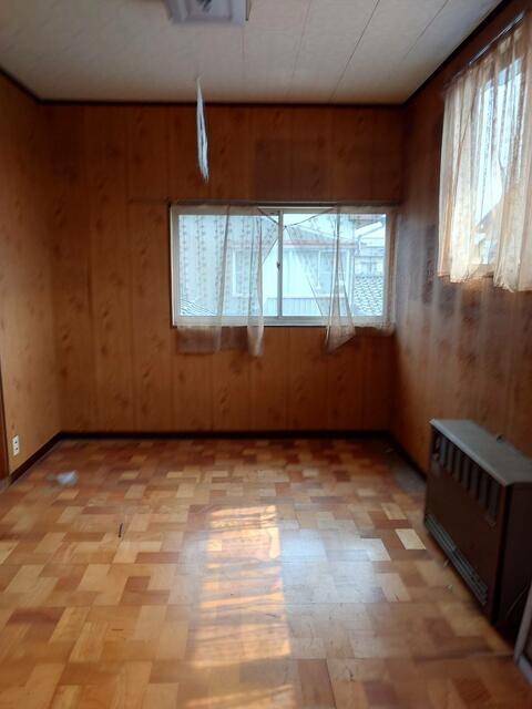 detached 富山県高岡市泉町 地図を見る