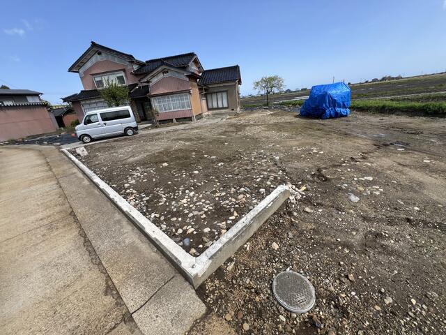 detached 富山県射水市本江 地図を見る
