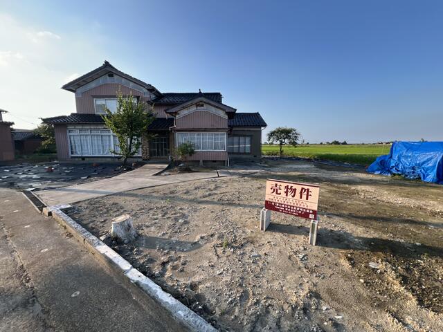 detached 富山県射水市本江 地図を見る