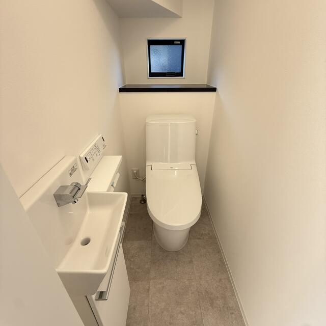 detached 富山県小矢部市芹川 地図を見る