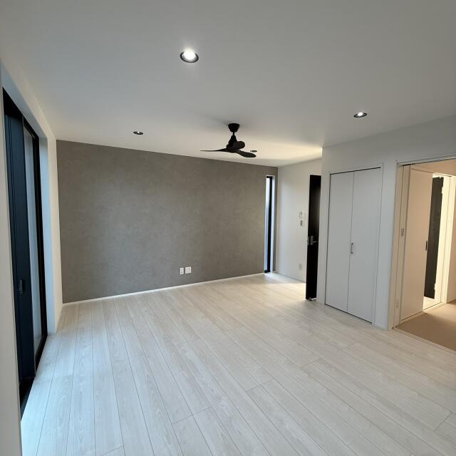 detached 富山県小矢部市芹川 地図を見る