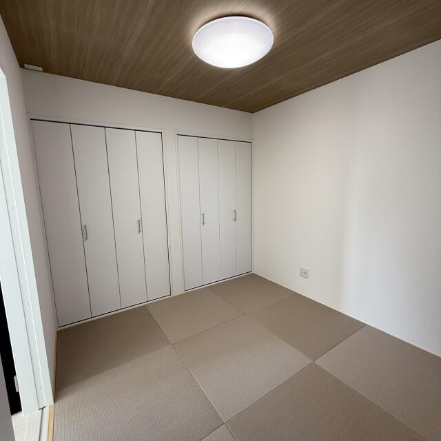 detached 富山県小矢部市芹川 地図を見る